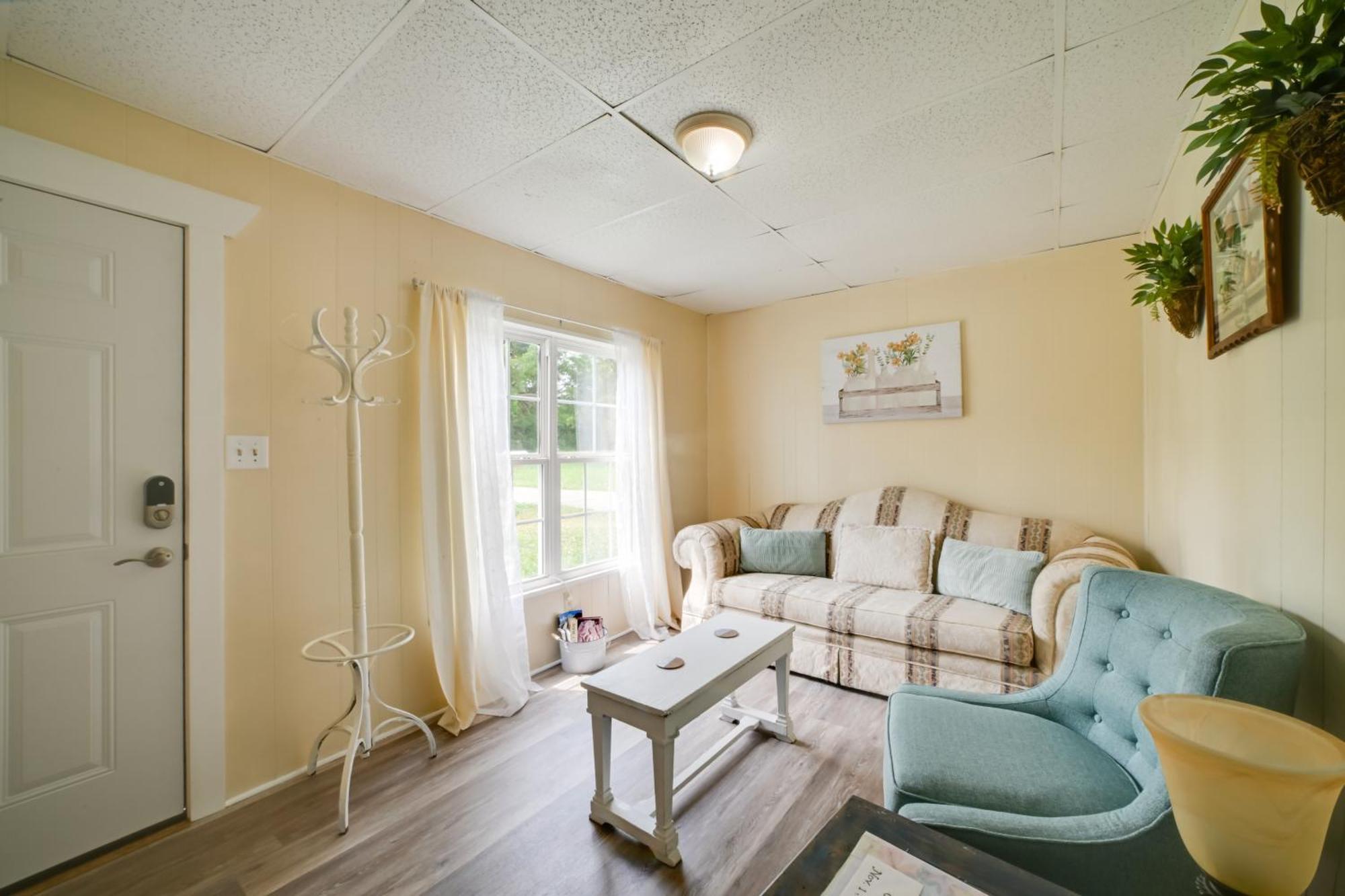 Serene Mcewen Cottage About 2 Mi To Golf Course! Exterior photo