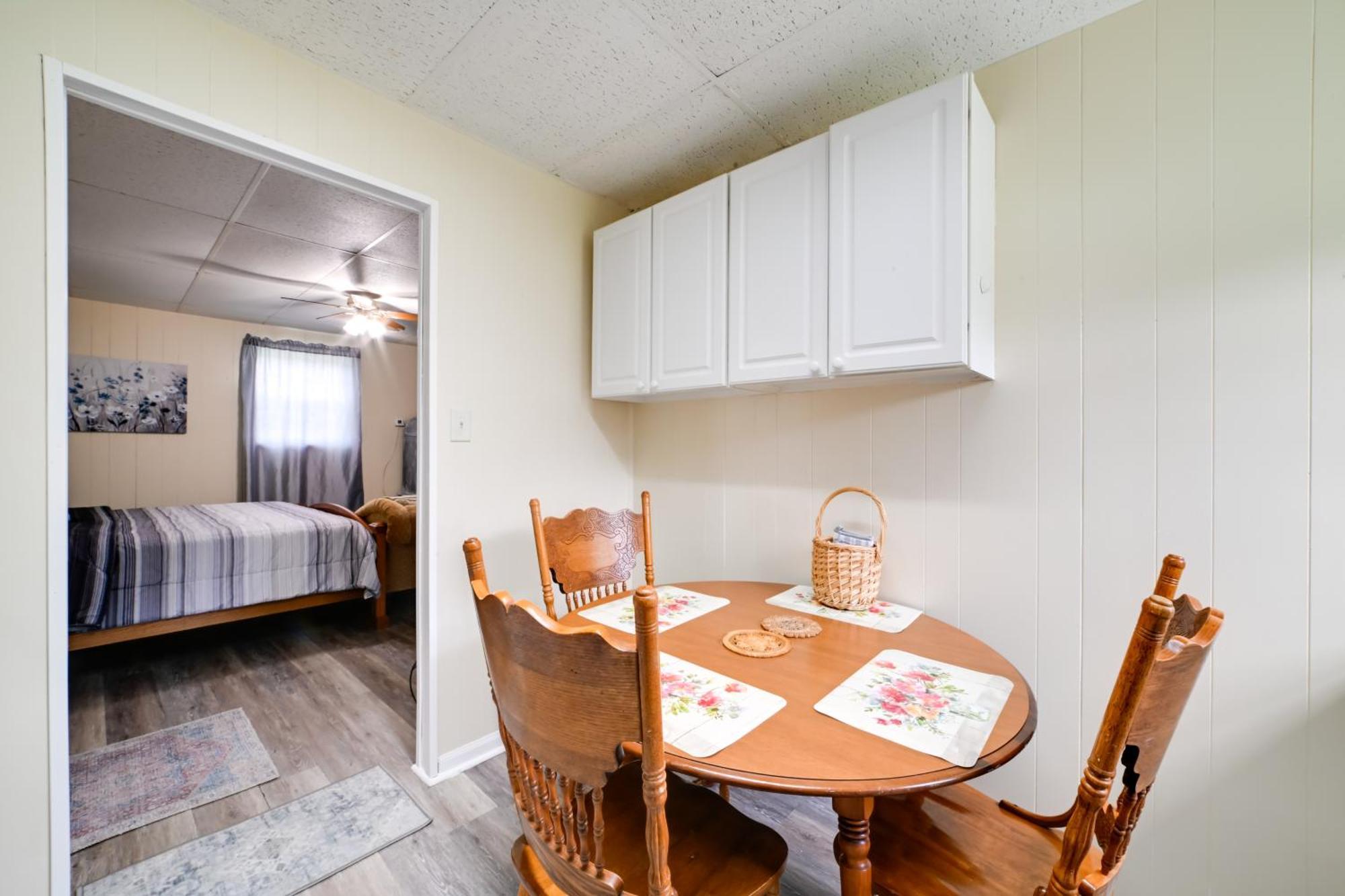 Serene Mcewen Cottage About 2 Mi To Golf Course! Exterior photo