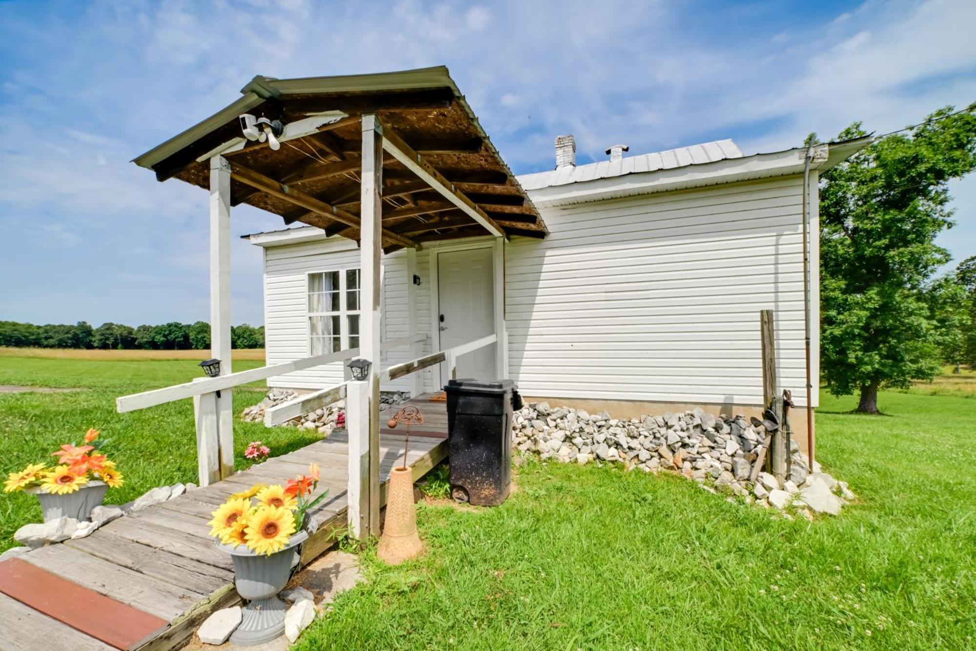 Serene Mcewen Cottage About 2 Mi To Golf Course! Exterior photo